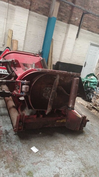 Part Load. Stealth s2 mower tractor attachement. needs t...